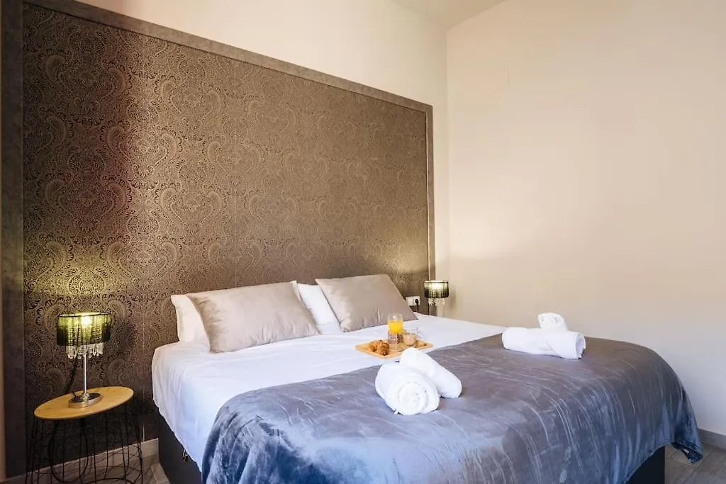 The Secret To A Great Stay In Seville * 1' Giralda Spain